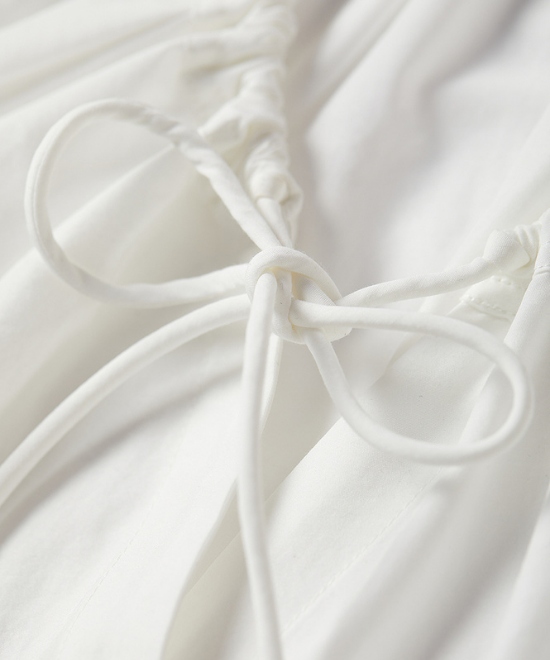 ドローストリングネックプリーツシャツ