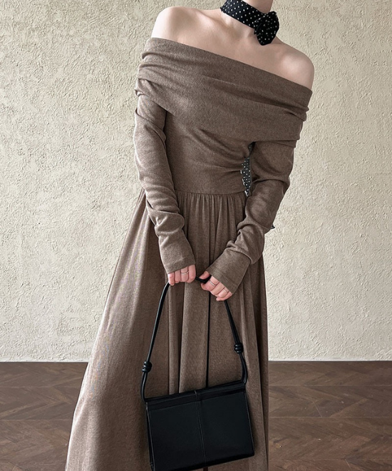 オフショルダーAラインワンピース