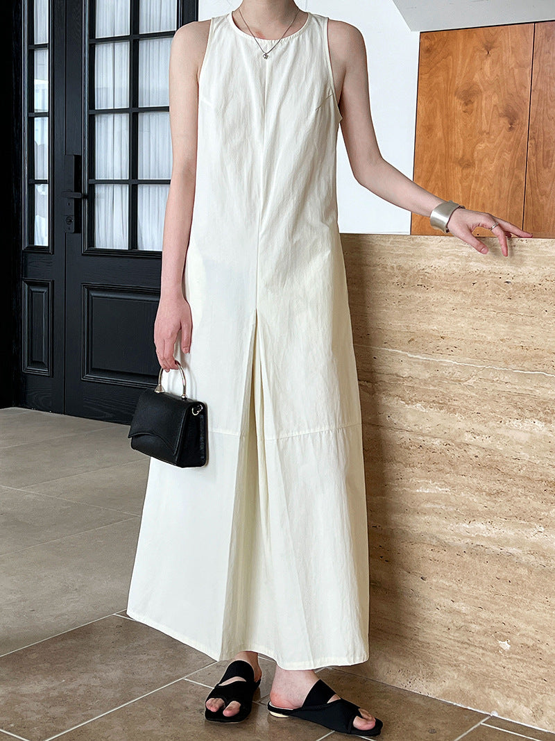 ラウンドネックノースリーブワンピース