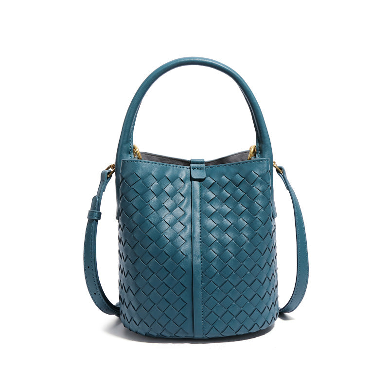 シンプルバケットバッグ