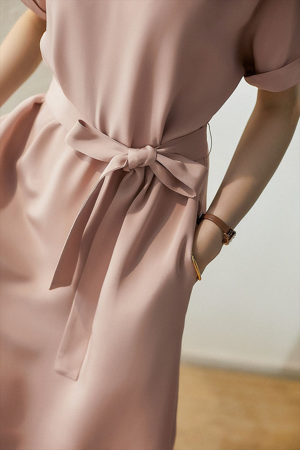 ドレープラウンドネックワンピース