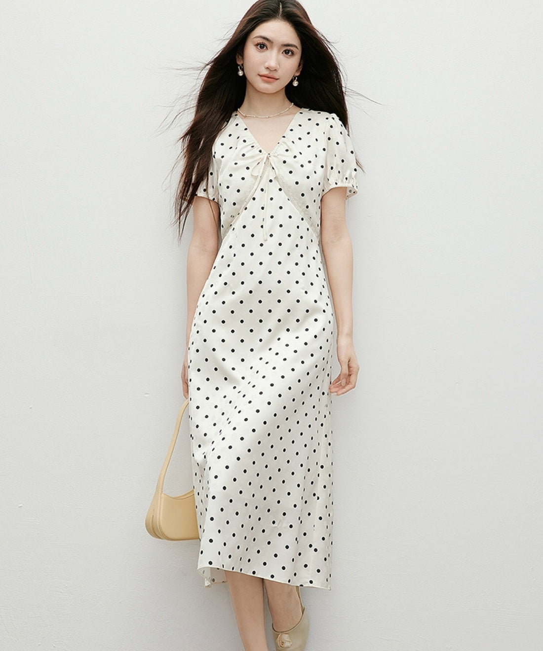 パフスリーブドットワンピース