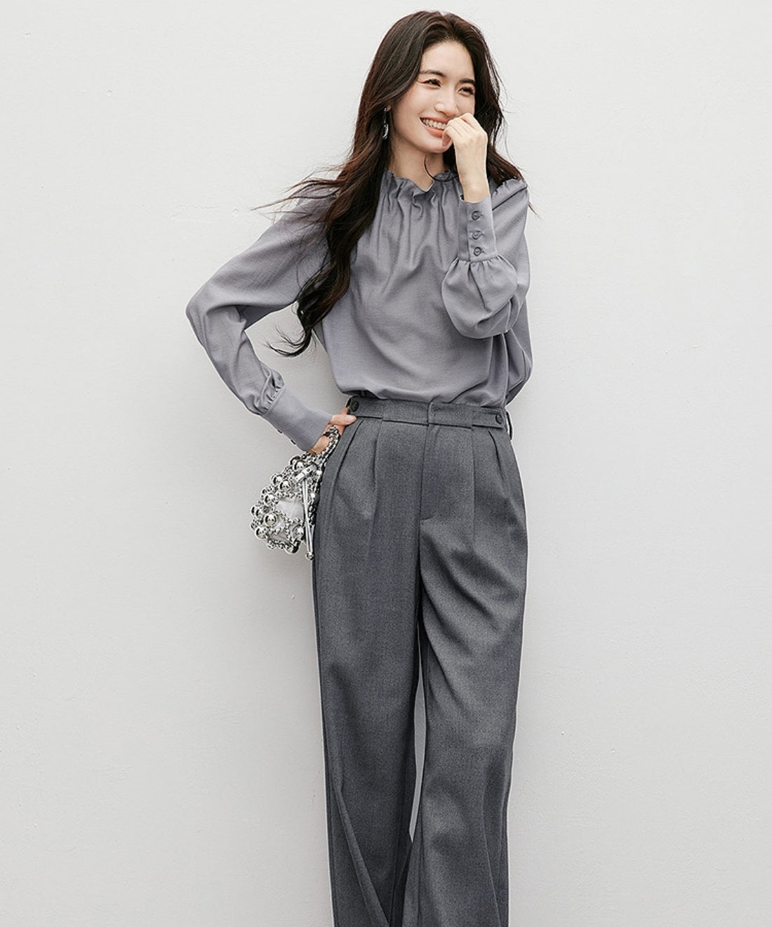 ギャザーネックブラウス