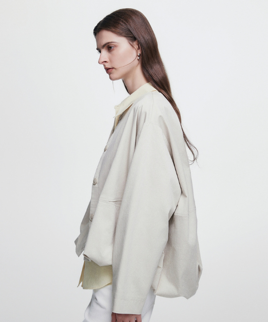 新品タグ付き　LOHEN フォルムショルダー　クロップド ジャケット ブルー ウール製クロップドジャケット プリンス・オブ