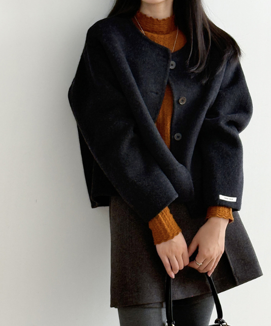 ショートルーズノーカラージャケット