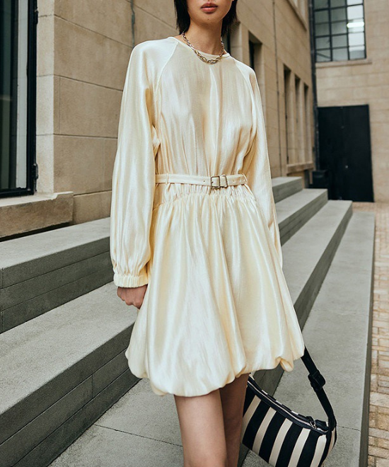 フレンチランタンスリーブワンピース