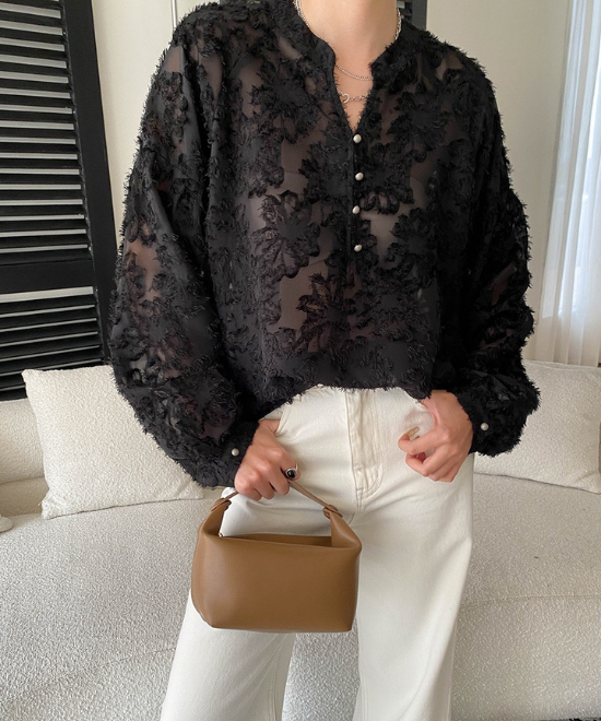 フローラルカットアウトシャツ