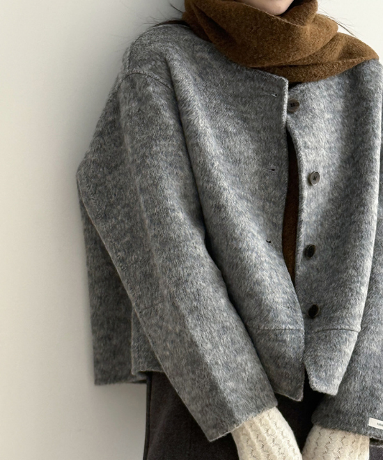 ショートルーズノーカラージャケット