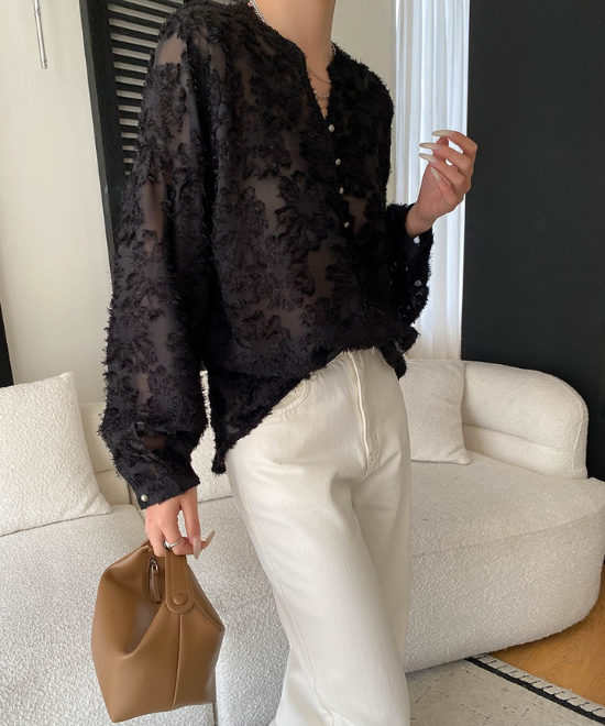 フローラルカットアウトシャツ