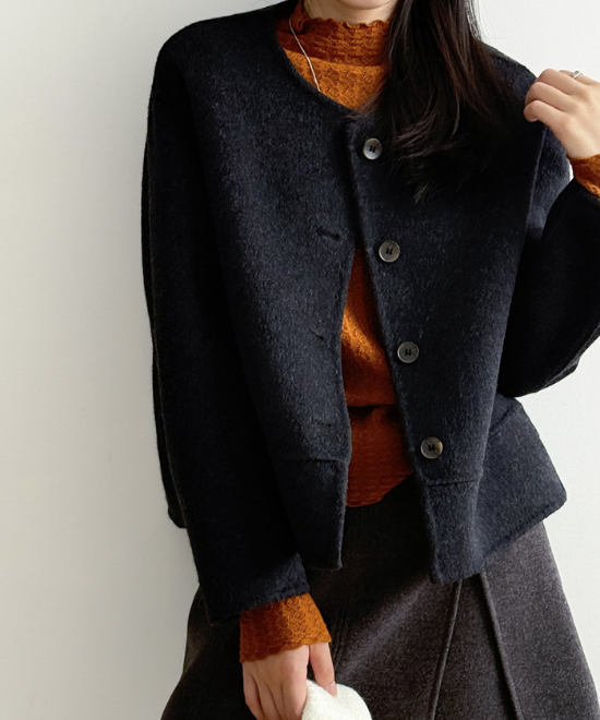 ショートルーズノーカラージャケット