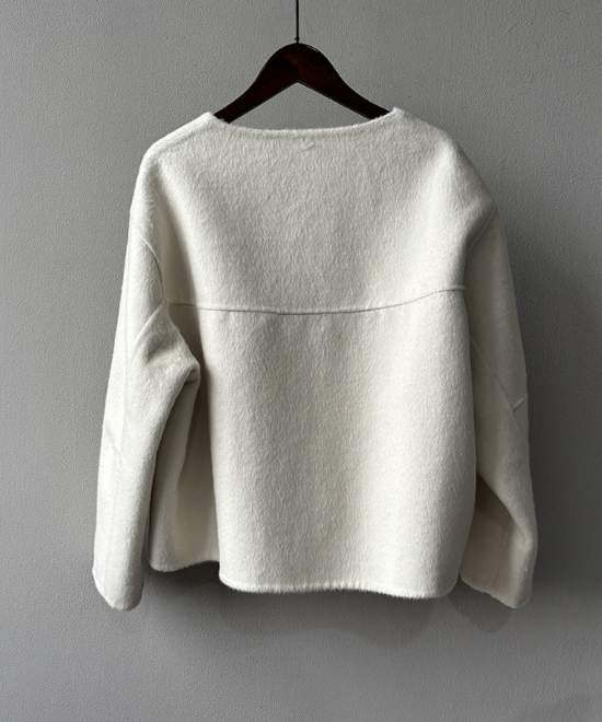 ショートルーズノーカラージャケット