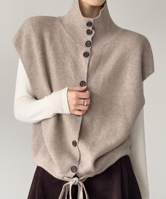 ハイネックボタンベスト