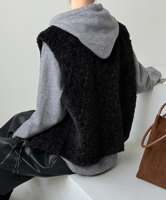 ノーカラーボアベスト