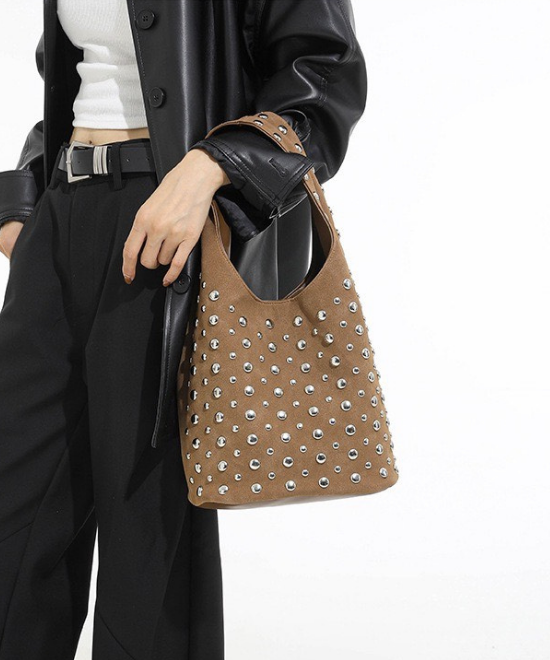 スタッズハンドバッグ