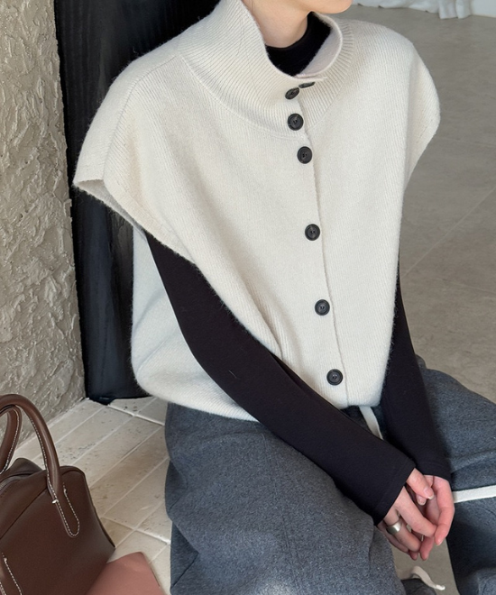ハイネックボタンベスト