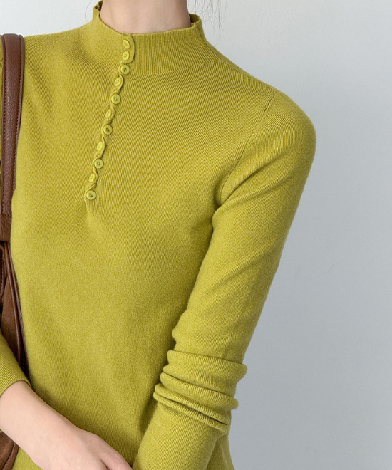 セミタートルボタンネックウールニット