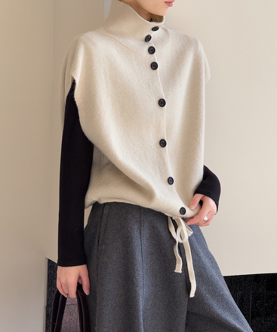 ハイネックボタンベスト