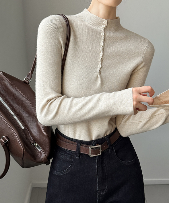 セミタートルボタンネックウールニット