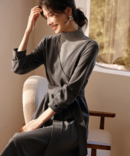 ハイネックフェイクツーピースVネックワンピース