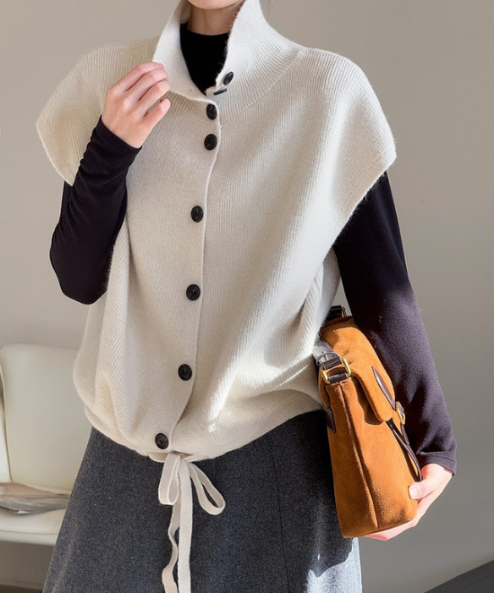 ハイネックボタンベスト