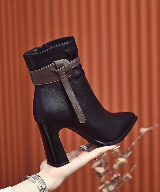 ベルトチャンキーヒールショートブーツ