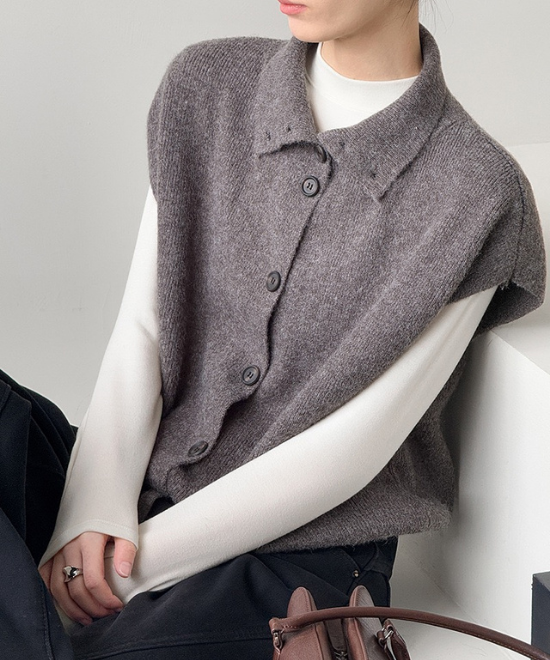 ハイネックボタンベスト