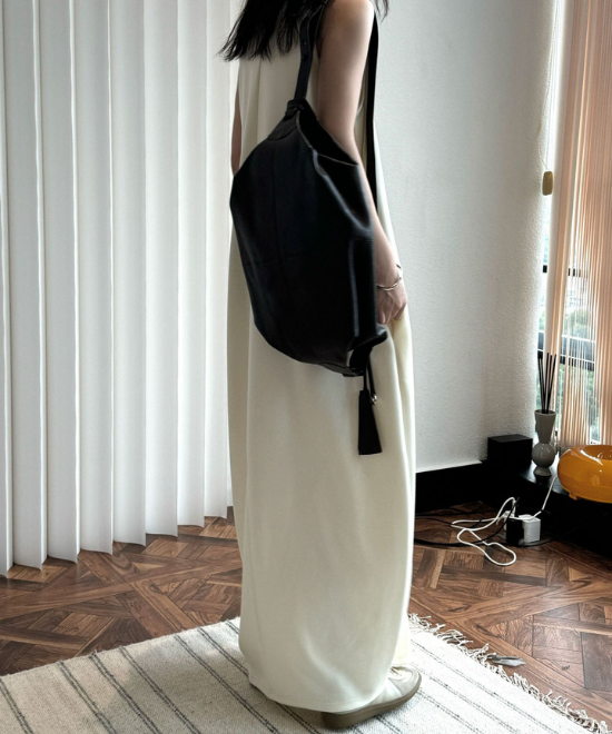 ルーズソフトタッチノースリーブワンピース