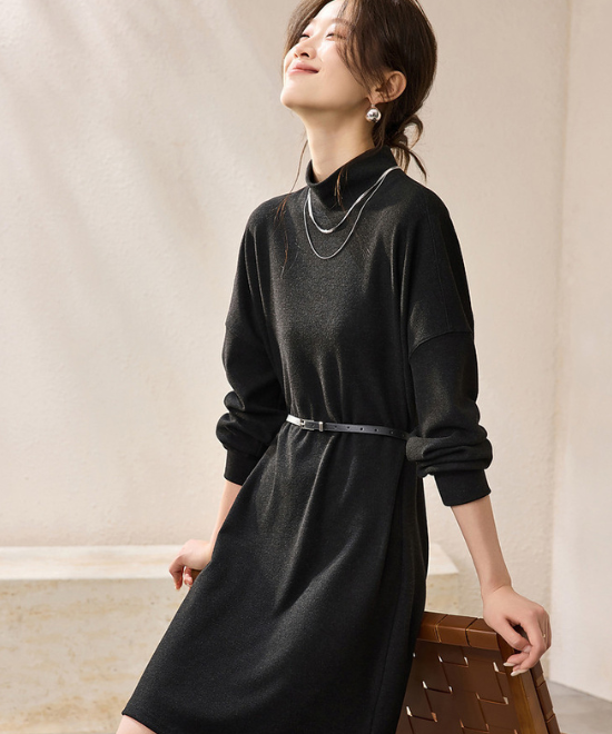 セミタートルネックニットワンピース