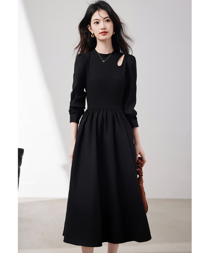 カットアウトニットワンピース