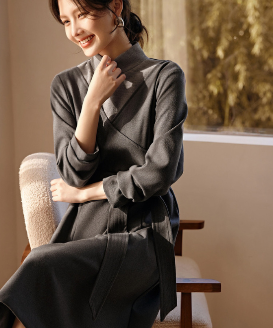 ハイネックフェイクツーピースVネックワンピース