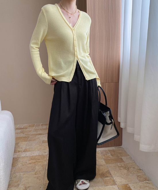 フレンチVネックニットカーディガン