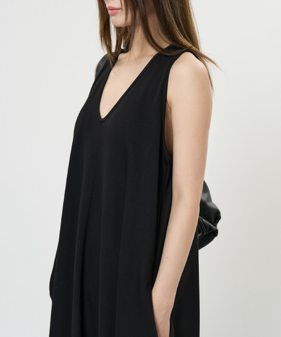 ルーズソフトタッチノースリーブワンピース