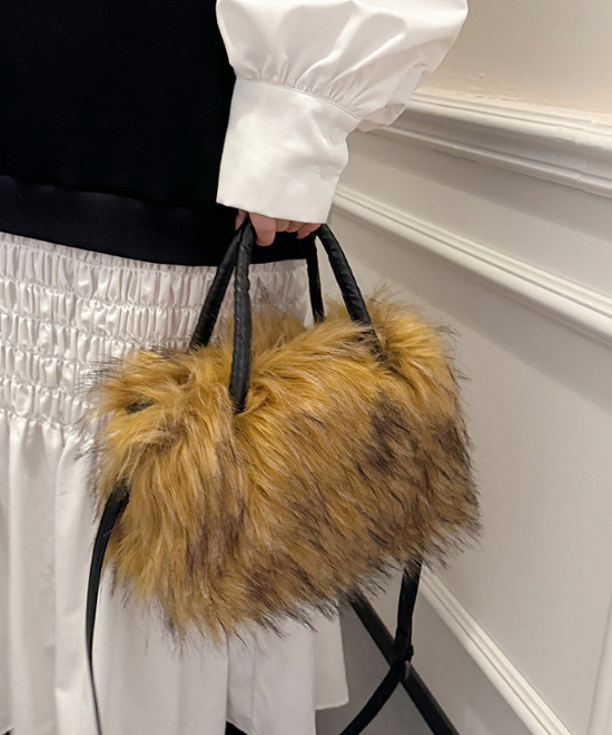 フェイクファーハンドバッグ