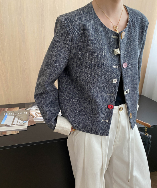 ランダムボタンショートジャケット