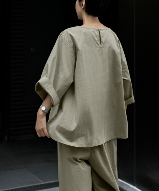 レースアップドロストシャツ