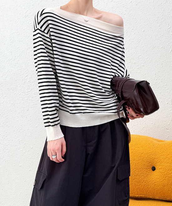 オフショルダーニットトップス