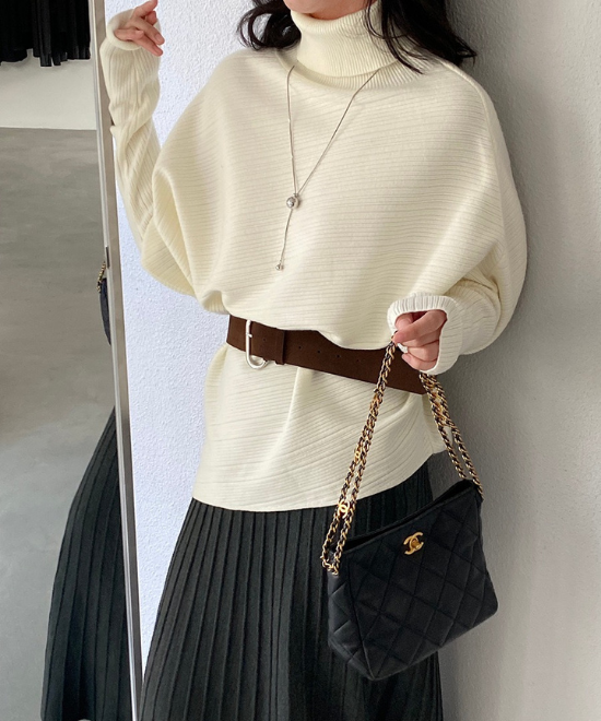 ハイネックドルマンスリーブトップス