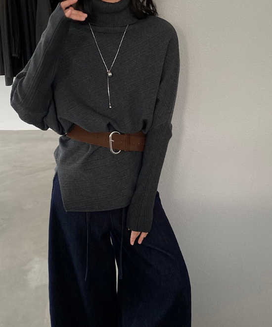 ハイネックドルマンスリーブトップス