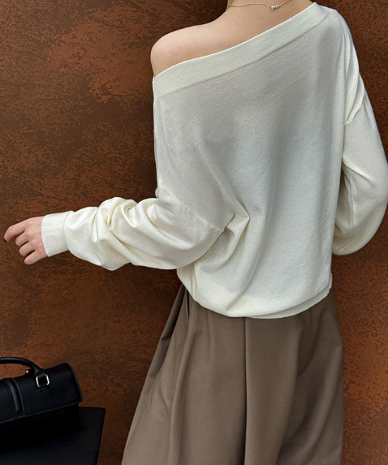 オフショルダーニットトップス