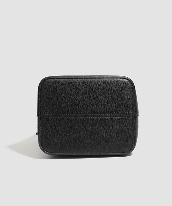 シンプルバスケットバッグ