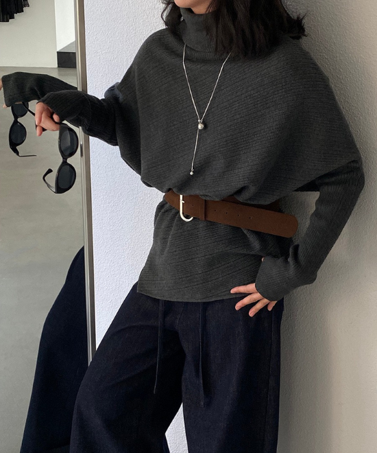 ハイネックドルマンスリーブトップス