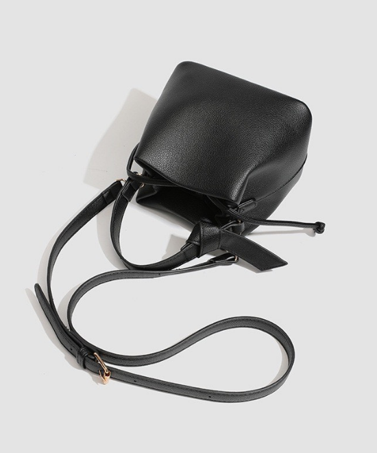 シンプルバスケットバッグ