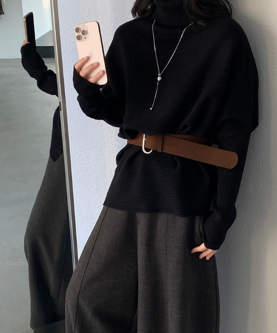 ハイネックドルマンスリーブトップス