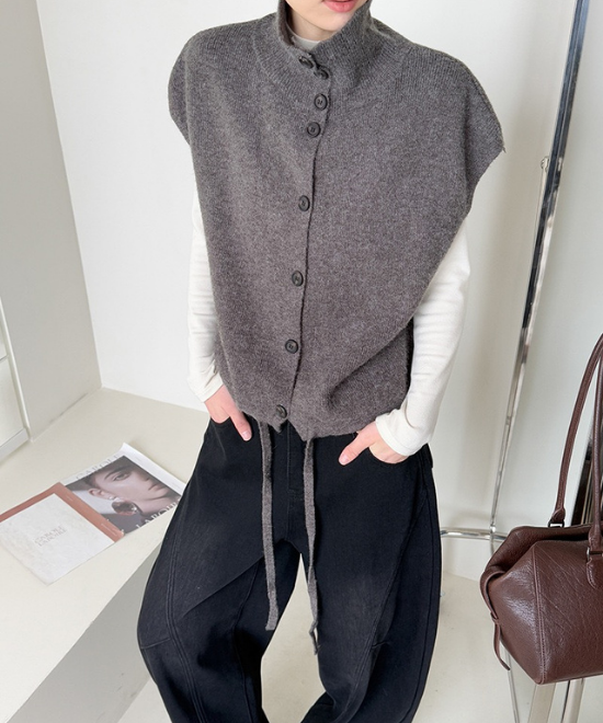 ハイネックボタンベスト