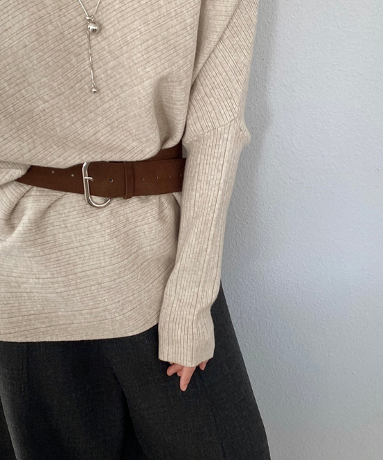 ハイネックドルマンスリーブトップス