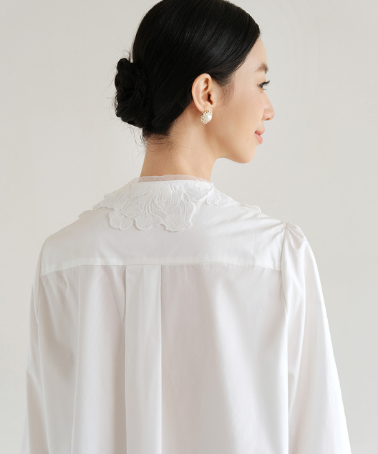 レースカラーホワイトシャツ