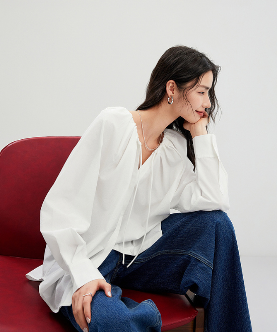 ドローストリングネックプリーツシャツ