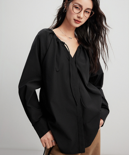 ドローストリングネックプリーツシャツ