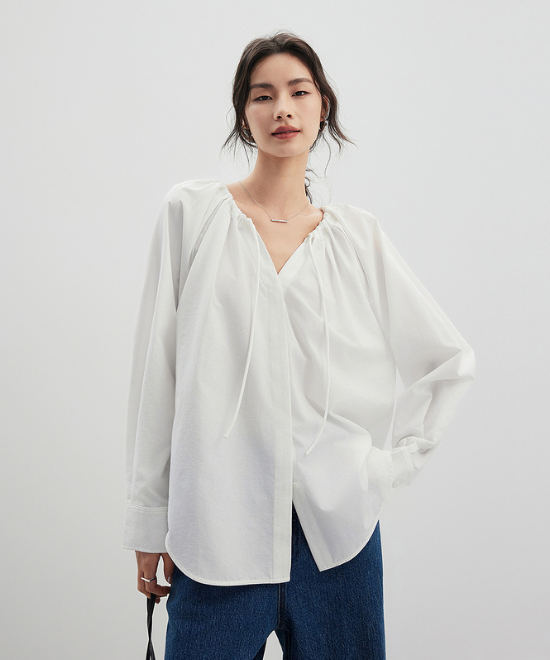 ドローストリングネックプリーツシャツ