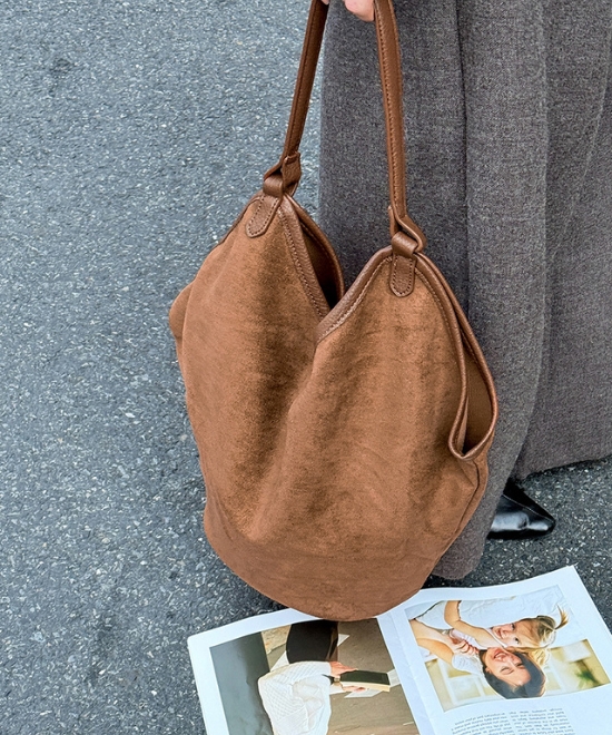 Y字カットスエードトートバッグ